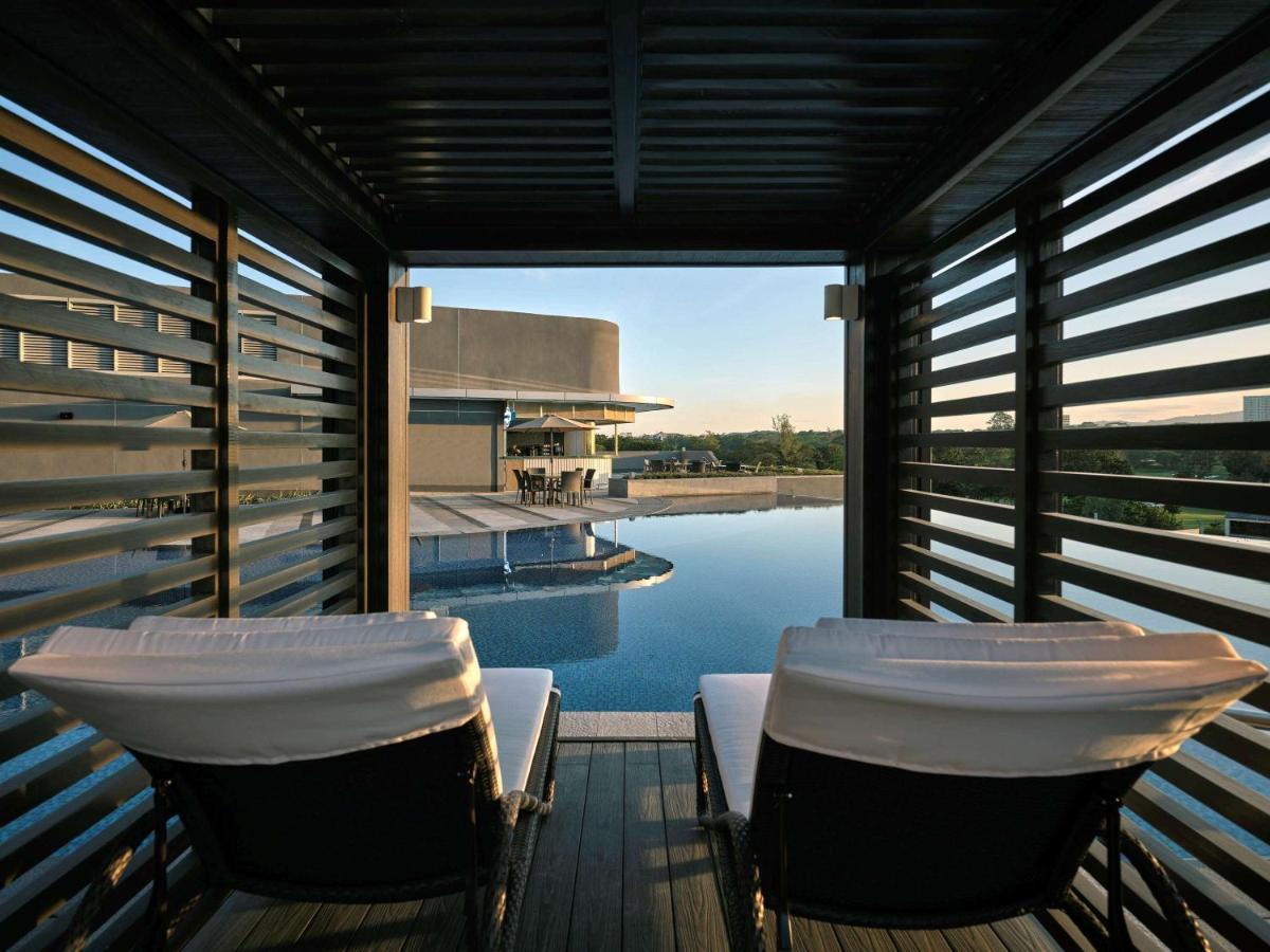 Swissotel Clark Philippines Clark Field Exterior photo